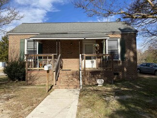 903 S Carolina Ave, Henderson, NC 27536