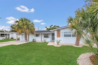 2837 Woodcrest Dr, Sarasota, FL 34239