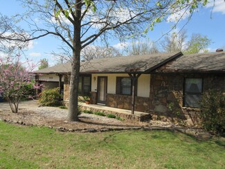 519 W 33rd St, Joplin, MO 64804
