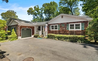 23 Cedar Ave, Setauket, NY 11733