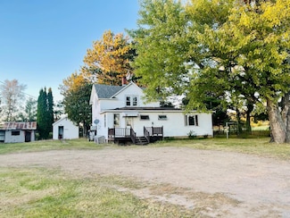 6621 Elm Dr, Gilbert, MN 55741