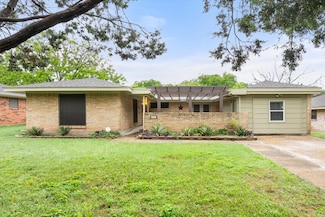 806 Marigold Dr, Cedar Hill, TX 75104