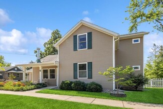 6 Paw St, Three Oaks, MI 49128