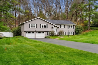 25 Farrwood Dr, Andover, MA 01810