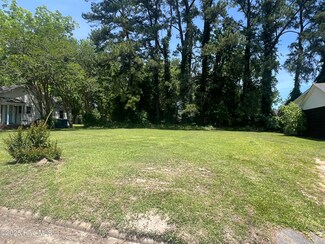 1016 E 5th St, Washington, NC 27889