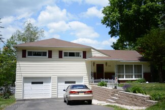 532 Beverly Dr, Wyoming, PA 18644