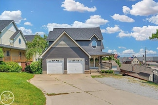 538 N 2nd St, Saint Clair, MI 48079