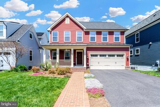 2436 Glouster Pointe Dr, Dumfries, VA 22026