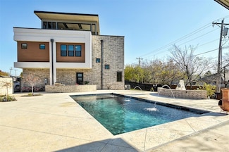 571 Fretz Ave, Edmond, OK 73003