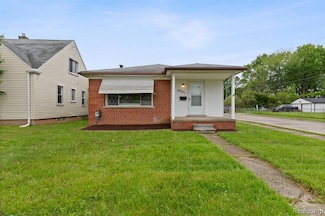 24371 Grove Ave, Eastpointe, MI 48021
