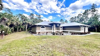 720 1st St NW, Naples, FL 34120