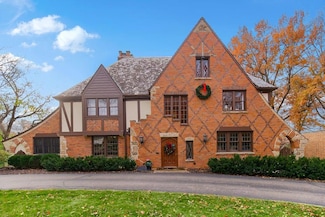 1239 W 63rd St, Kansas City, MO 64113
