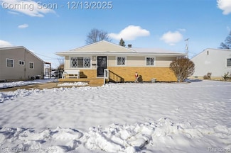 5328 Don Shenk Dr, Swartz Creek, MI 48473