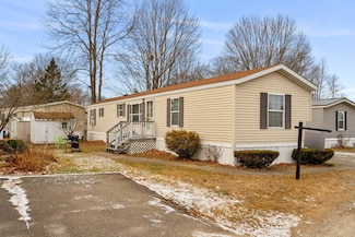 5 Wanda Ln, Exeter, NH 03833