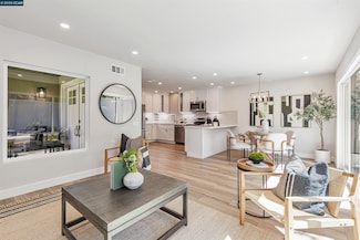 2340 Tice Creek Dr Unit 2, Walnut Creek, CA 94595
