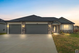 2620 E 26th Ct, Lawrence, KS 66046