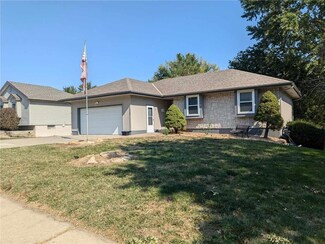909 SW Shorthorn Dr, Grain Valley, MO 64029