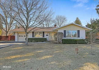 301 East Side Dr, Geneva, IL 60134