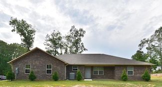 122 Crestview Ln, Malvern, AR 72104