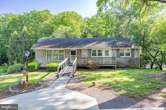 992 E Valley Rd, Pottstown, PA 19464