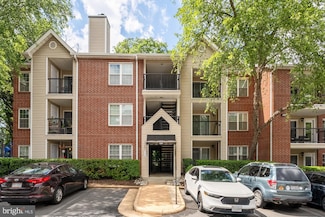 3303 Wyndham Cir Unit 347, Alexandria, VA 22302