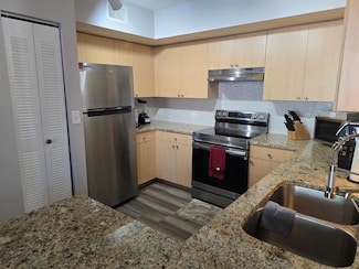 701 Villa Cir, Boynton Beach, FL 33435