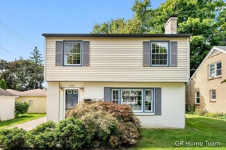 1751 Lotus Ave SE, Grand Rapids, MI 49506