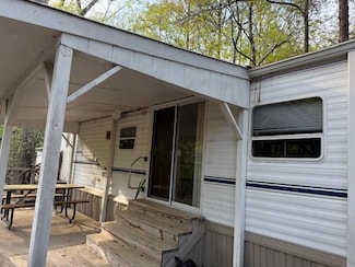 94 Rocky Ln, Cleveland, GA 30528