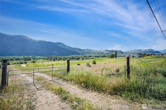 1146 Highway 7, Tonasket, WA 98855