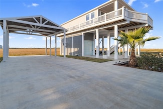 1286 Lagoon Dr, Crystal Beach, TX 77650