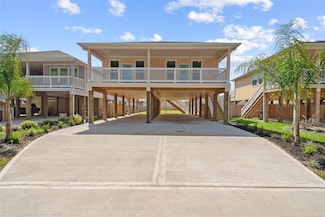 329 Bay Oaks Dr, La Porte, TX 77571