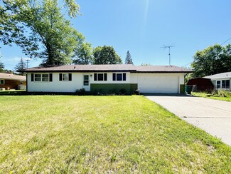 6 Royal Rd, Springfield, MI 49037