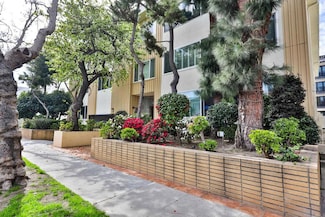 165 N Swall Dr Unit 303, Beverly Hills, CA 90211