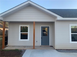 322 E Beech St, Ponchatoula, LA 70454