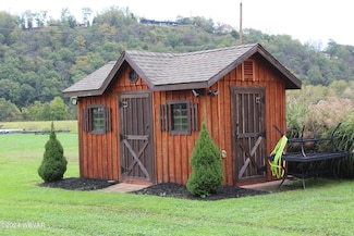 27 E Havenview Dr, Lock Haven, PA 17745