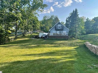 622 Maple Rd, Lupton, MI 48635