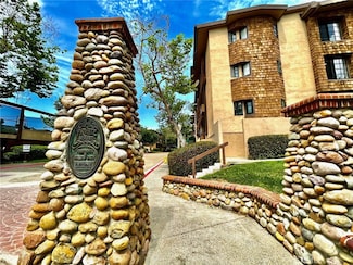 8840 Villa la Jolla Dr Unit 220, La Jolla, CA 92037
