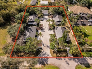 2616 Lakeview Dr, Naples, FL 34112