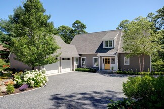 33 Horseshoe Ln, North Falmouth, MA 02556