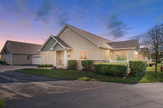 2182 Waterbury Ln E Unit 2182, Sycamore, IL 60178