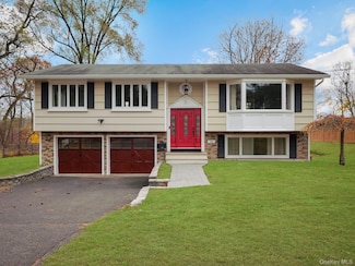 168 N Lincoln St, Pearl River, NY 10965