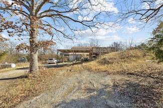 911 S 273rd Ave W, Sand Springs, OK 74063