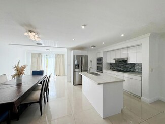 4846 Sheridan St, Hollywood, FL 33021