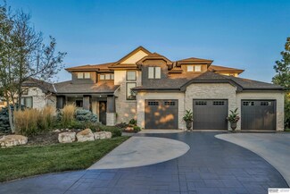 18901 Boyle Cir, Elkhorn, NE 68022