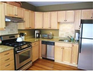 67 Palmer St Unit 2, Salem, MA 01970
