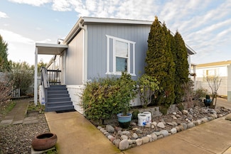 2552 Thorn Oak Dr Unit SPC 94, Medford, OR 97501