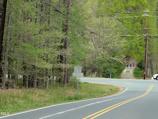 1-3 Whitfield Rd, Chapel Hill, NC 27514