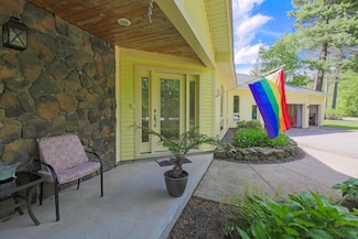 16 Carleton Way, North Conway, NH 03860
