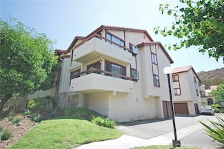 27979 Sarabande Ln Unit 242, Canyon Country, CA 91387