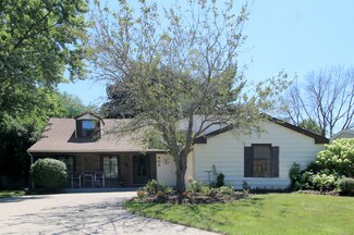 409 Sandy Ln, Libertyville, IL 60048